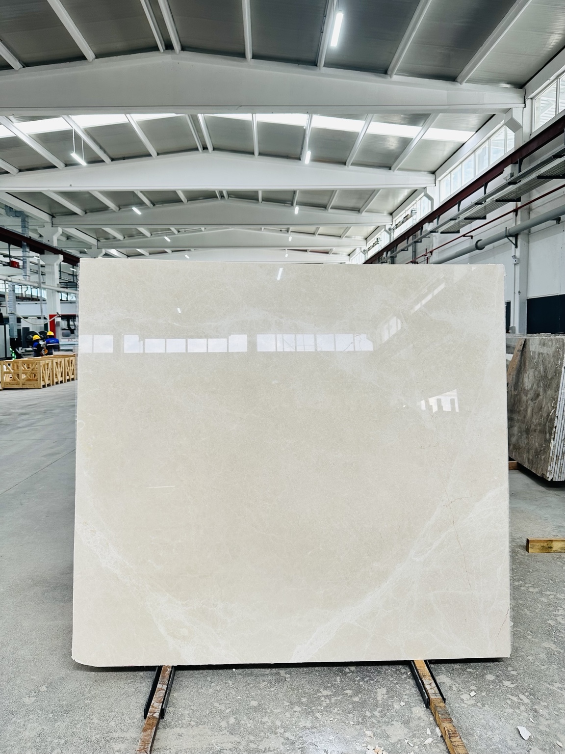 Crema Royal Beige polished slab