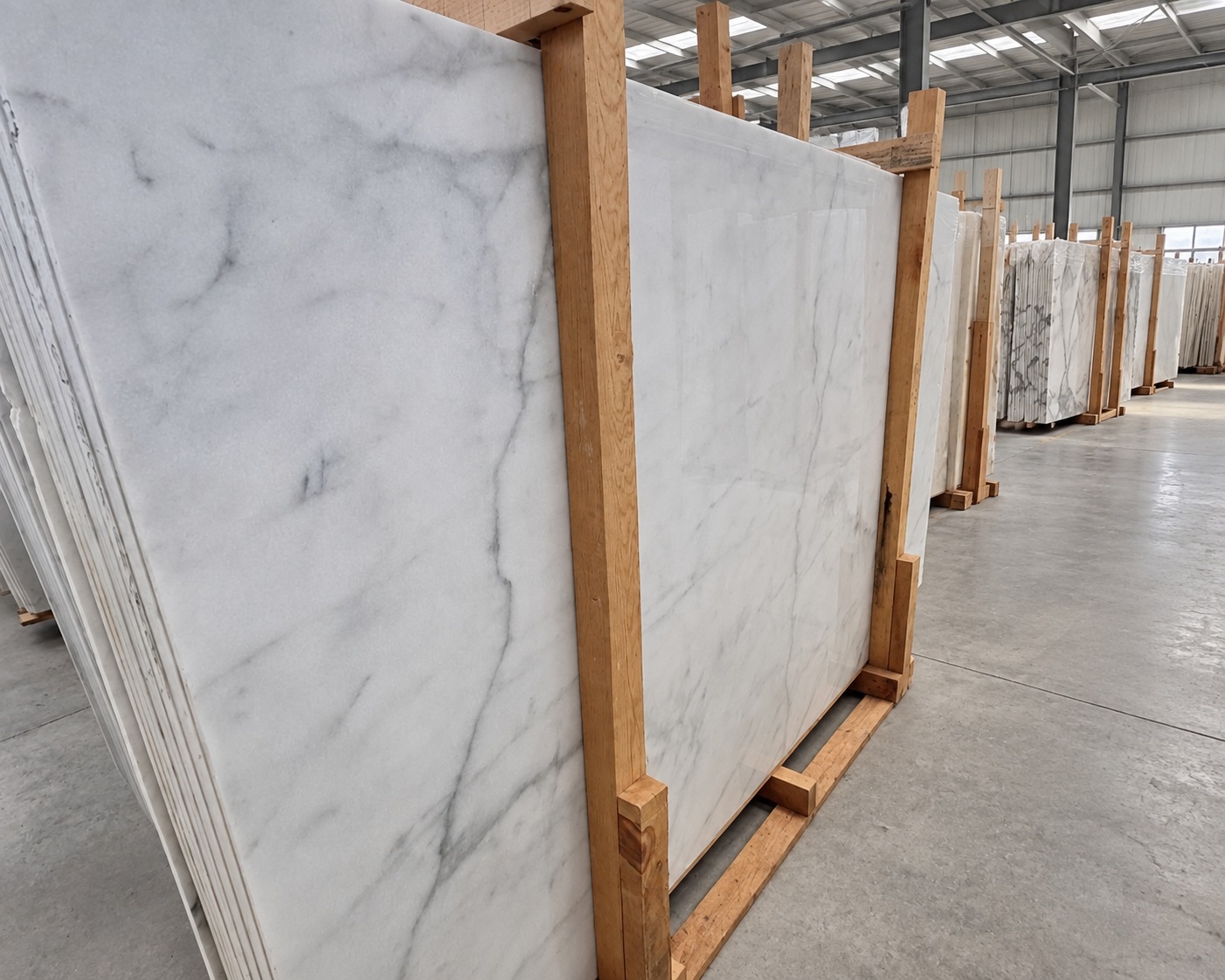 Ibiza White Muğla slab bundle and grey veining